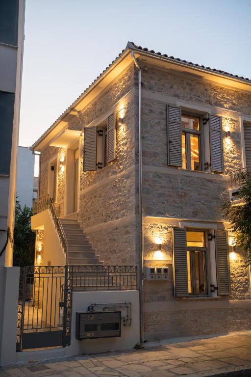 1860 Nest in the City Studio Volos